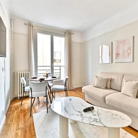 아파트 Neuilly-sur-seine, Sobre Et Elegant *