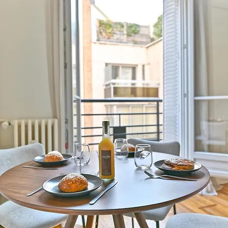 Neuilly-sur-seine, Sobre Et Elegant 아파트 *