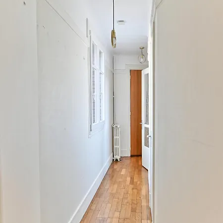 Neuilly-sur-seine, Sobre Et Elegant 아파트