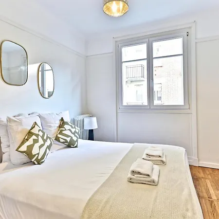Neuilly-sur-seine, Sobre Et Elegant * 뇌이이쉬르세느